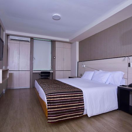 Victoria Regia Hotel Iquitos Exterior photo