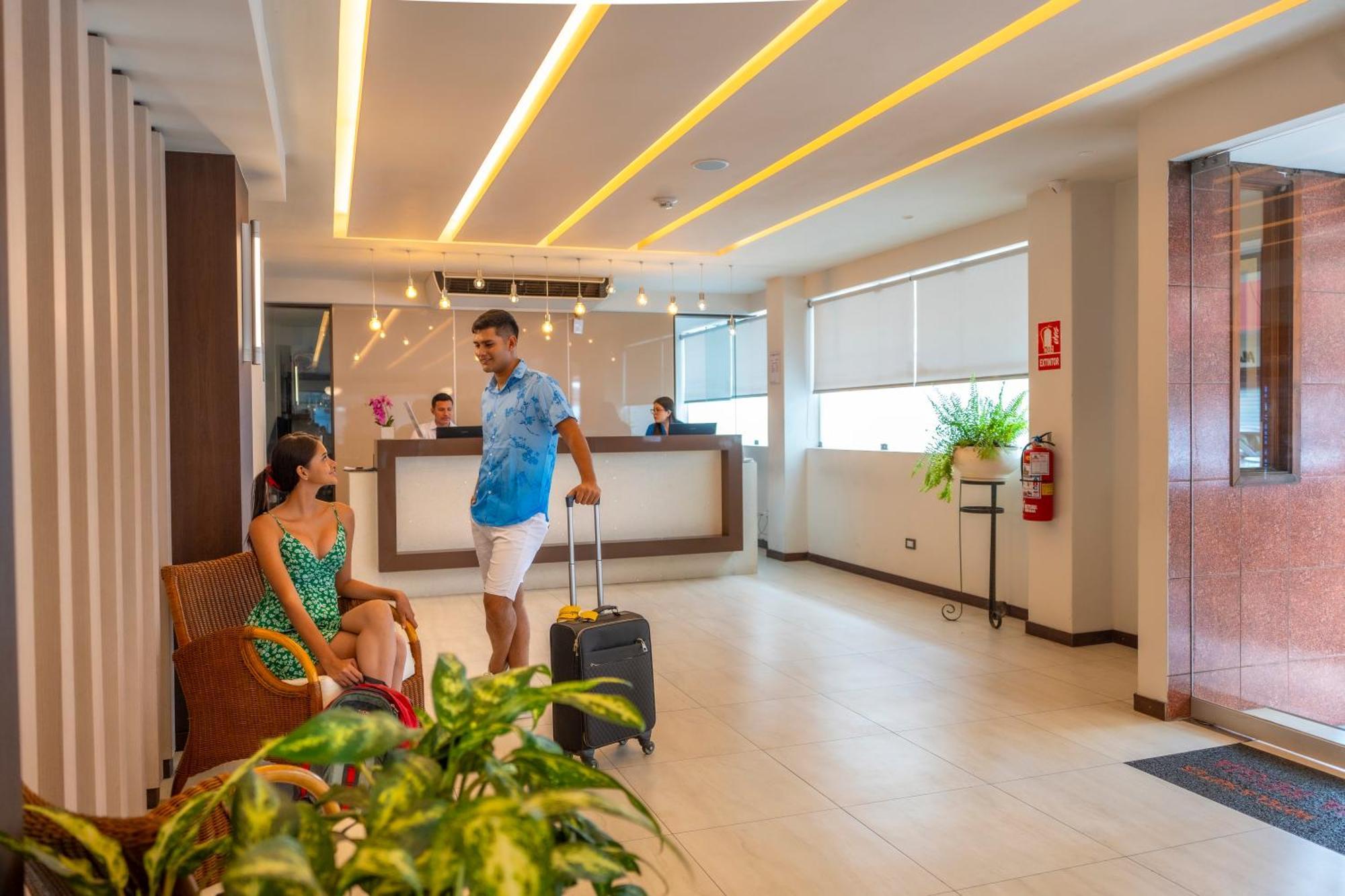 Victoria Regia Hotel Iquitos Exterior photo